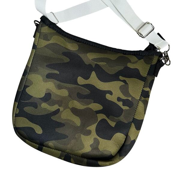 Haute Shore Neoprene Blake Green Camo Crossbody Bag Pink Stripe Purse Zip - Picture 4 of 8